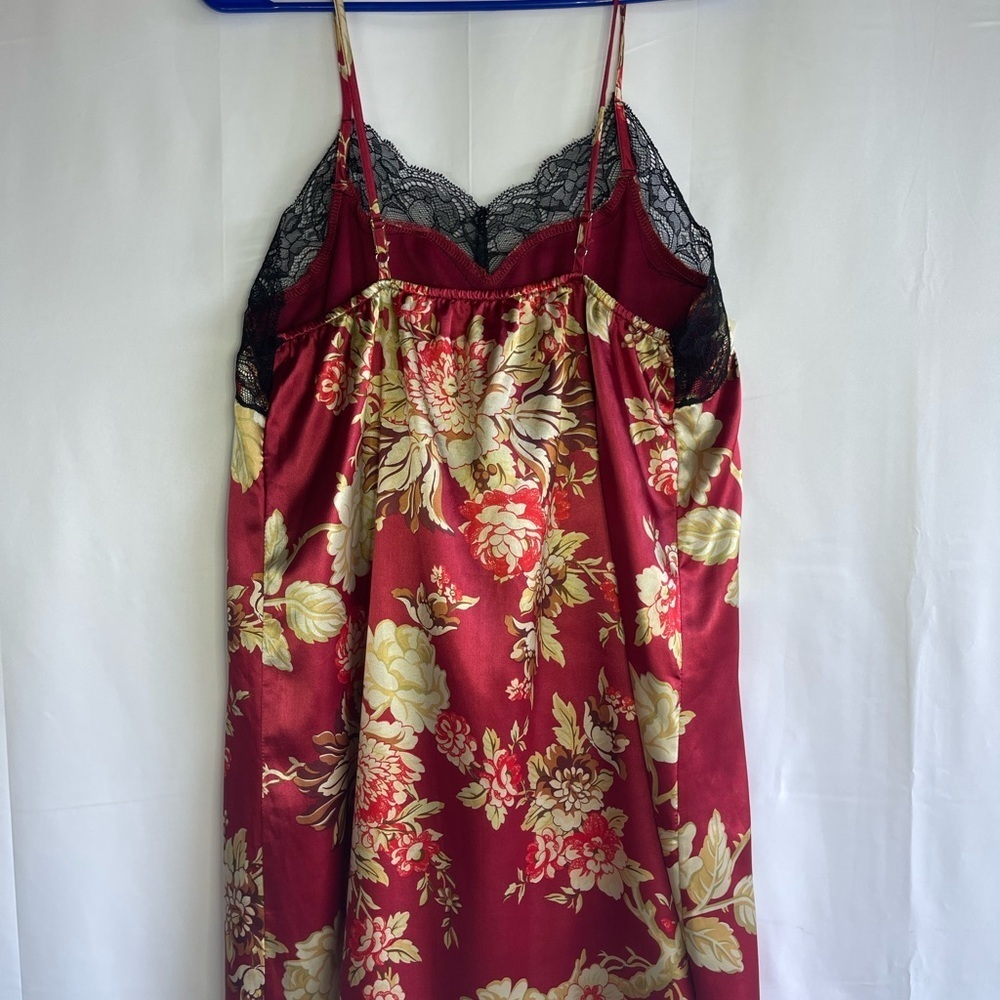 36 Point 5 Red Floral Satin Chemise with Black Lace - Picture 6 of 6